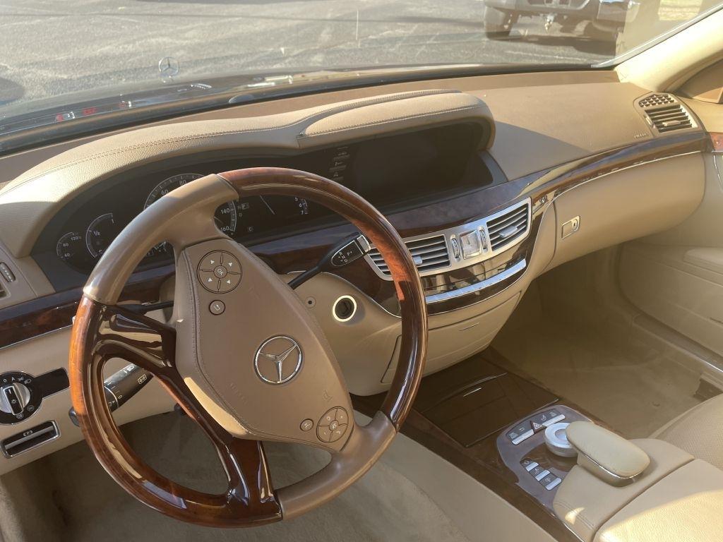 Mercedes-Benz S-Class 4dr Sdn S 550 RWD 2010