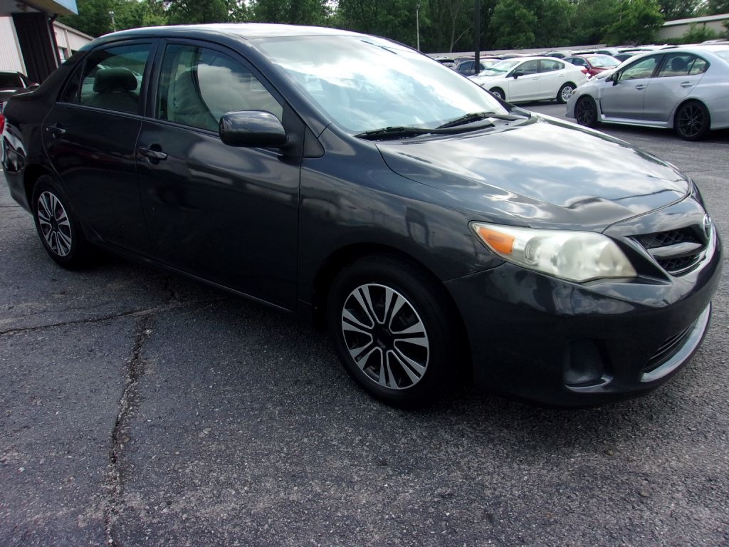 Toyota Corolla 4dr Sedan Base Auto 2012