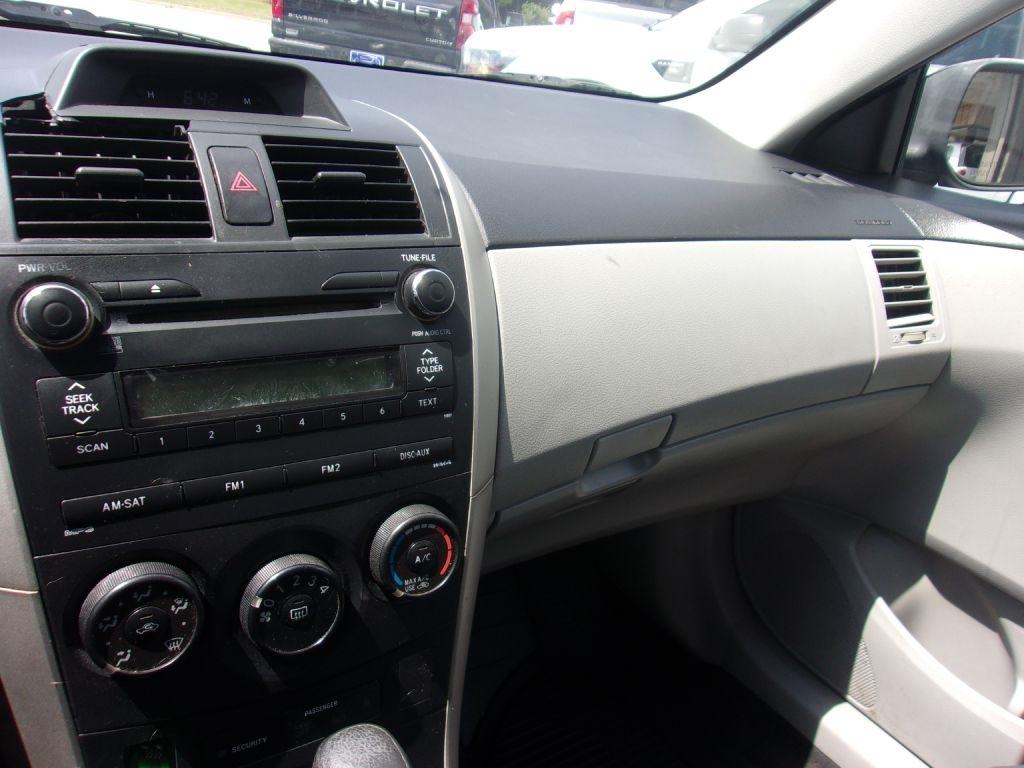 Toyota Corolla 4dr Sedan Base Auto 2012