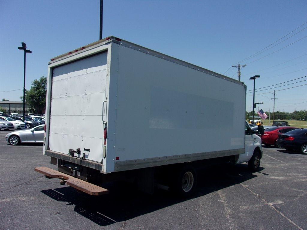 Ford Econoline E-350 Super Duty 2014