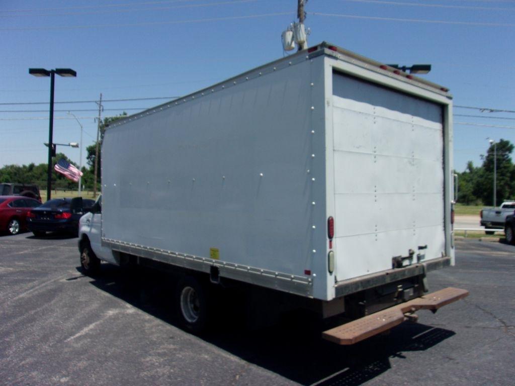 Ford Econoline E-350 Super Duty 2014