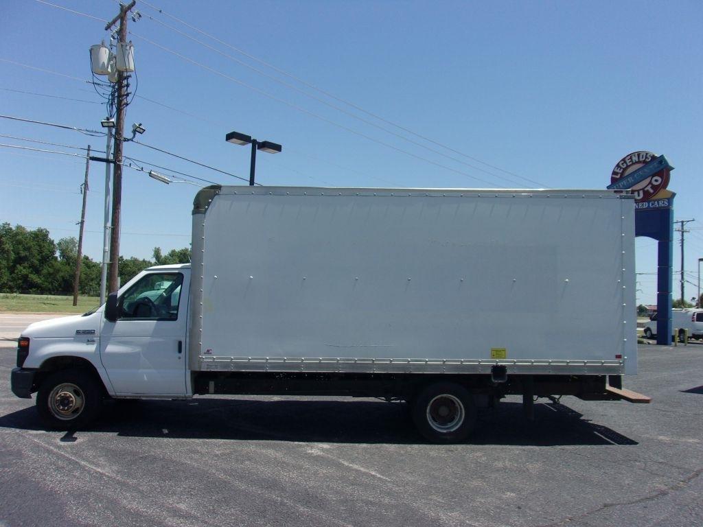Ford Econoline E-350 Super Duty 2014