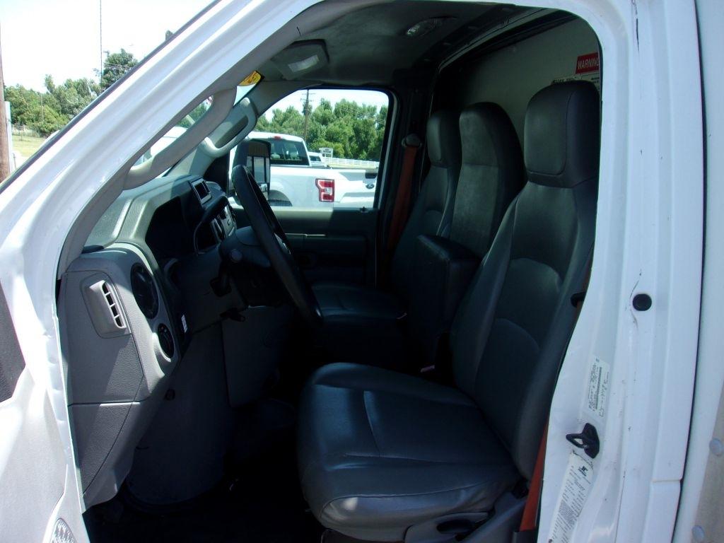 Ford Econoline E-350 Super Duty 2014