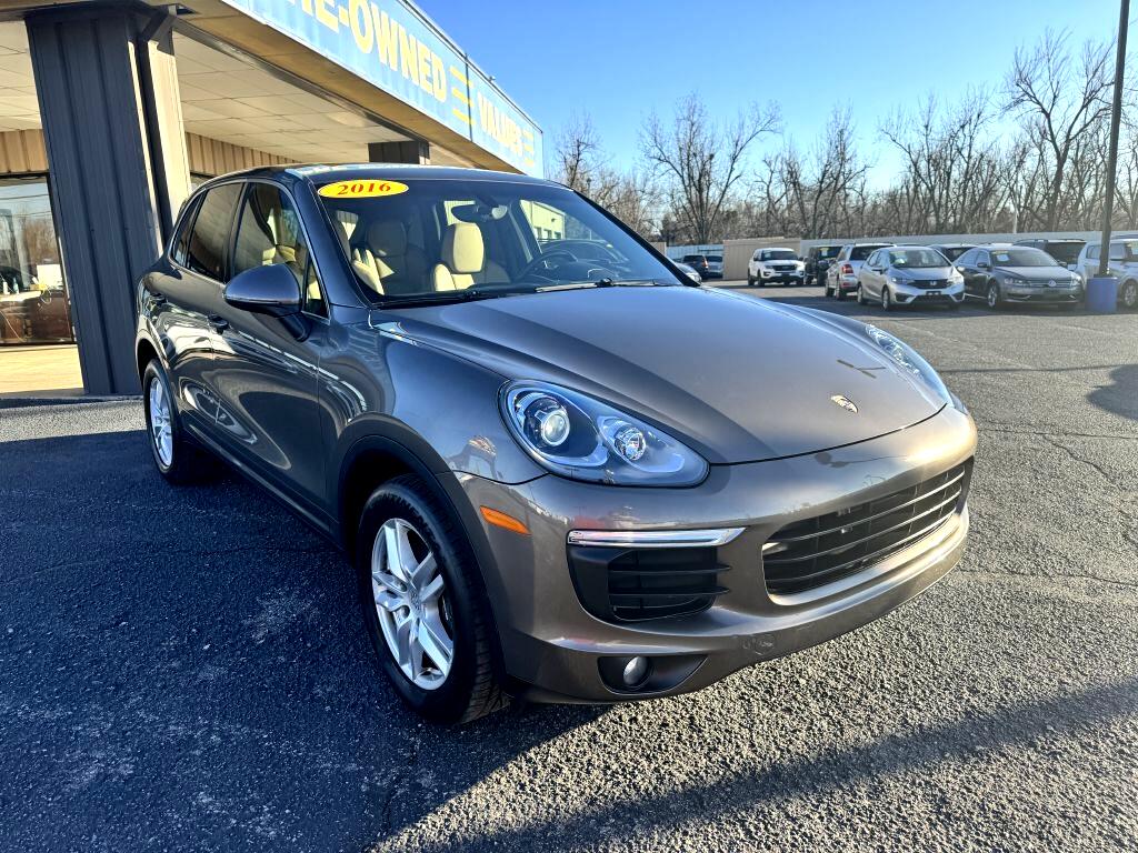 Porsche Cayenne Base 2016