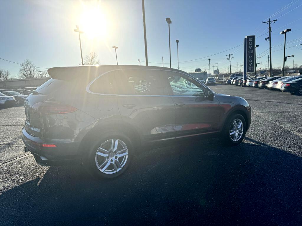 Porsche Cayenne Base 2016