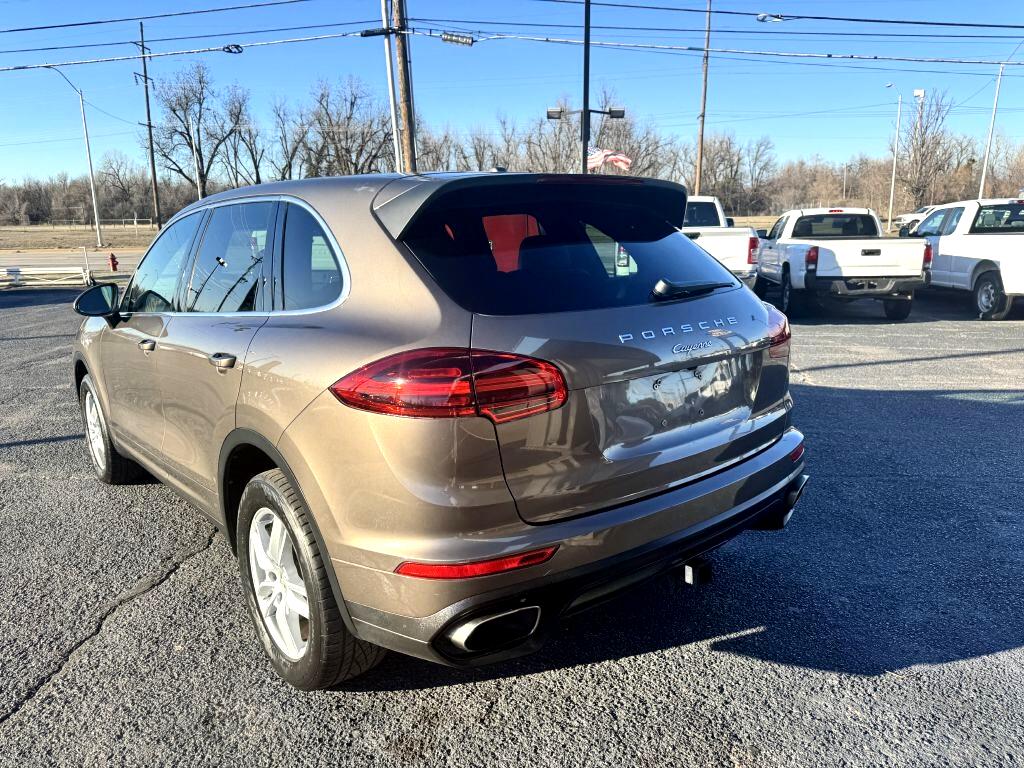 Porsche Cayenne Base 2016