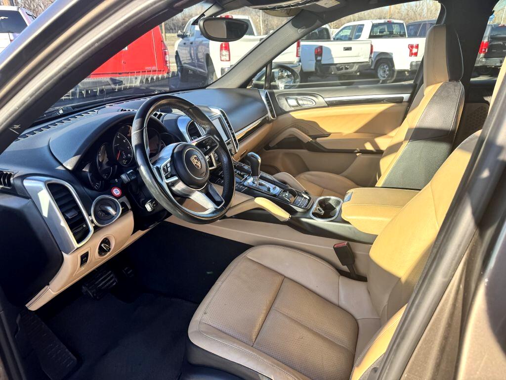 Porsche Cayenne Base 2016