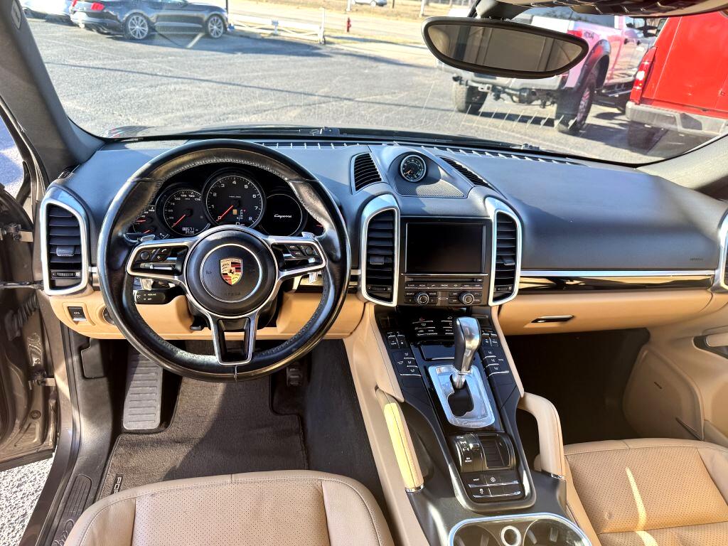 Porsche Cayenne Base 2016