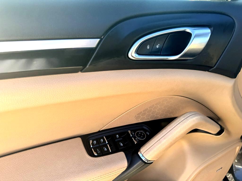 Porsche Cayenne Base 2016