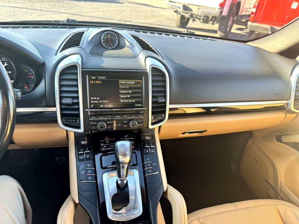 Porsche Cayenne Base 2016