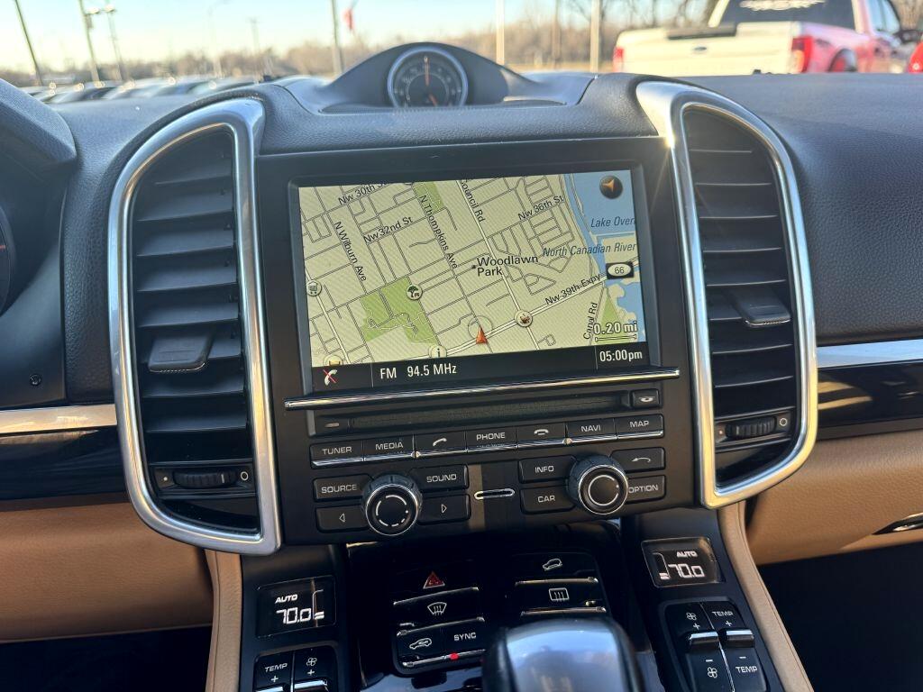 Porsche Cayenne Base 2016