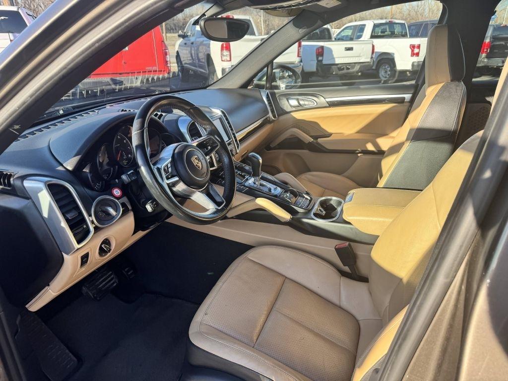 Porsche Cayenne Base 2016