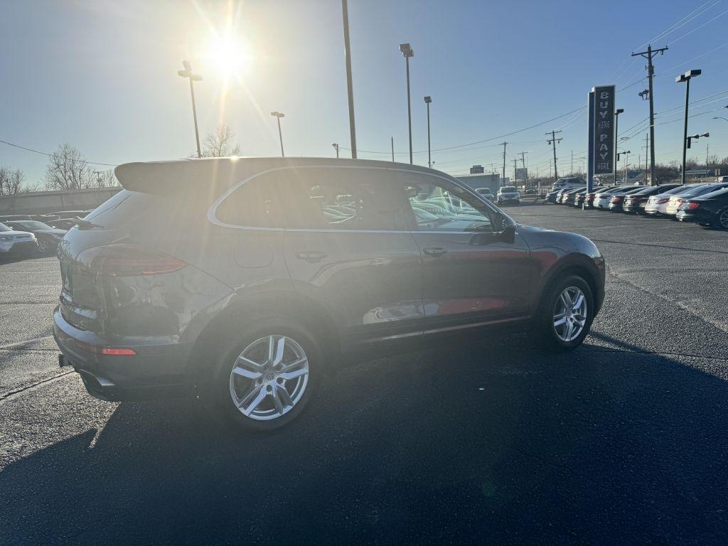 Porsche Cayenne Base 2016