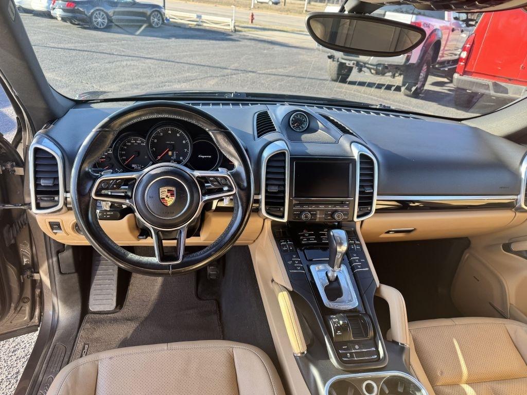 Porsche Cayenne Base 2016