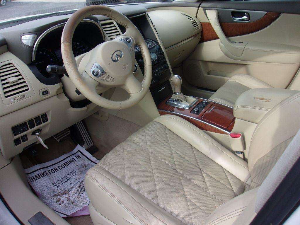 Infiniti QX70 Base 2015