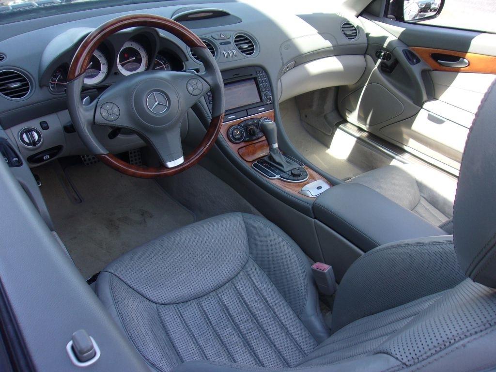 Mercedes-Benz SL-Class SL550 2009