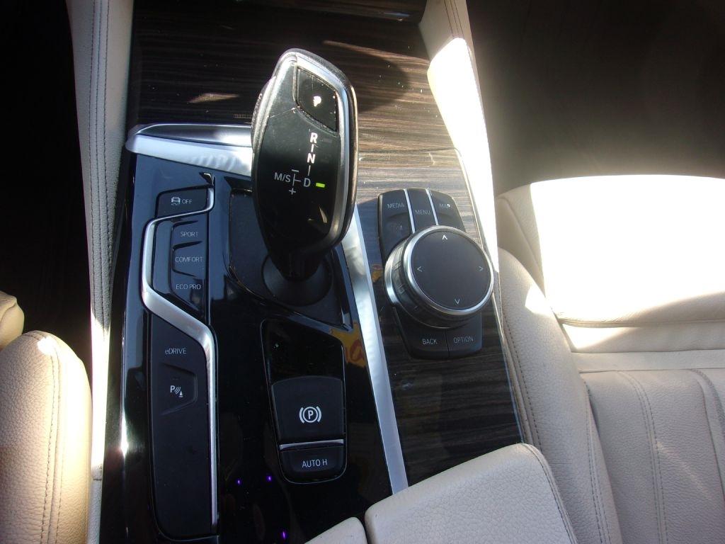 BMW 5-Series 530e iPerformance 2019