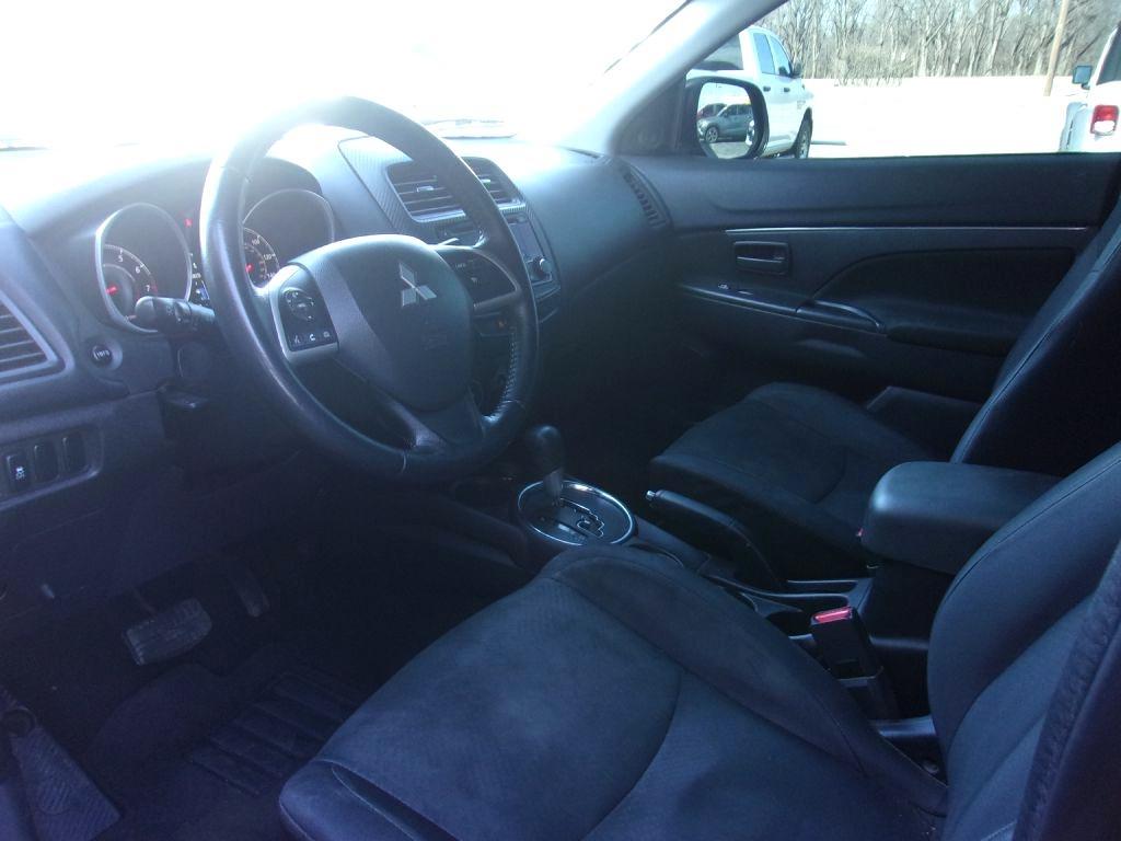 Mitsubishi Outlander Sport ES 2WD 2015