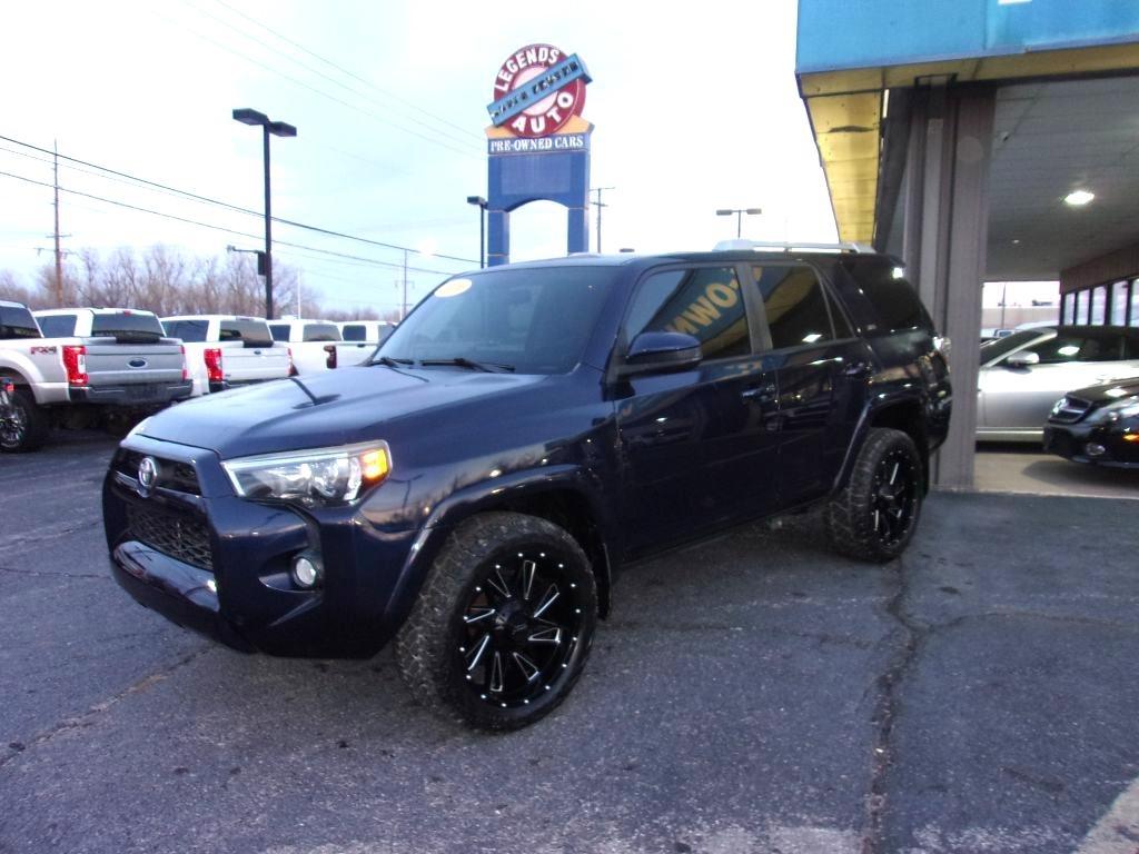 Toyota 4Runner SR5 2WD 2016