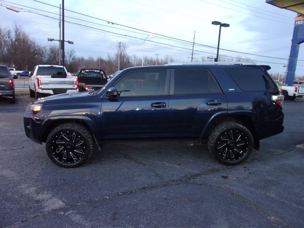 Toyota 4Runner SR5 2WD 2016