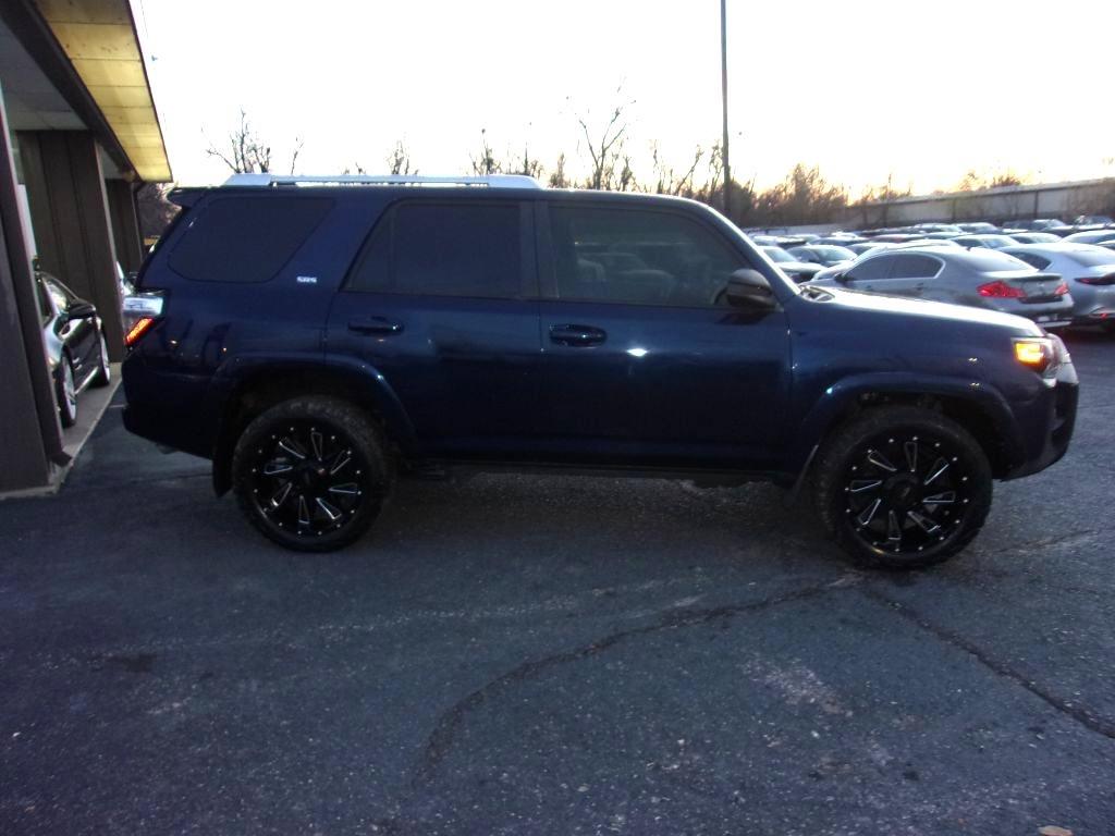 Toyota 4Runner SR5 2WD 2016