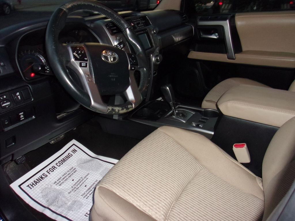 Toyota 4Runner SR5 2WD 2016