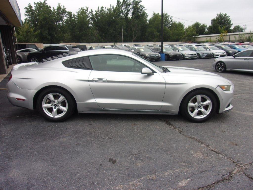 Ford Mustang EcoBoost Coupe 2015
