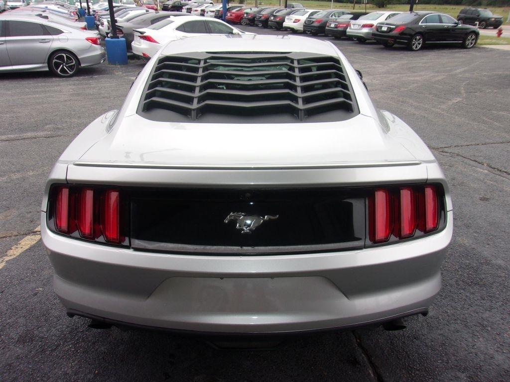 Ford Mustang EcoBoost Coupe 2015