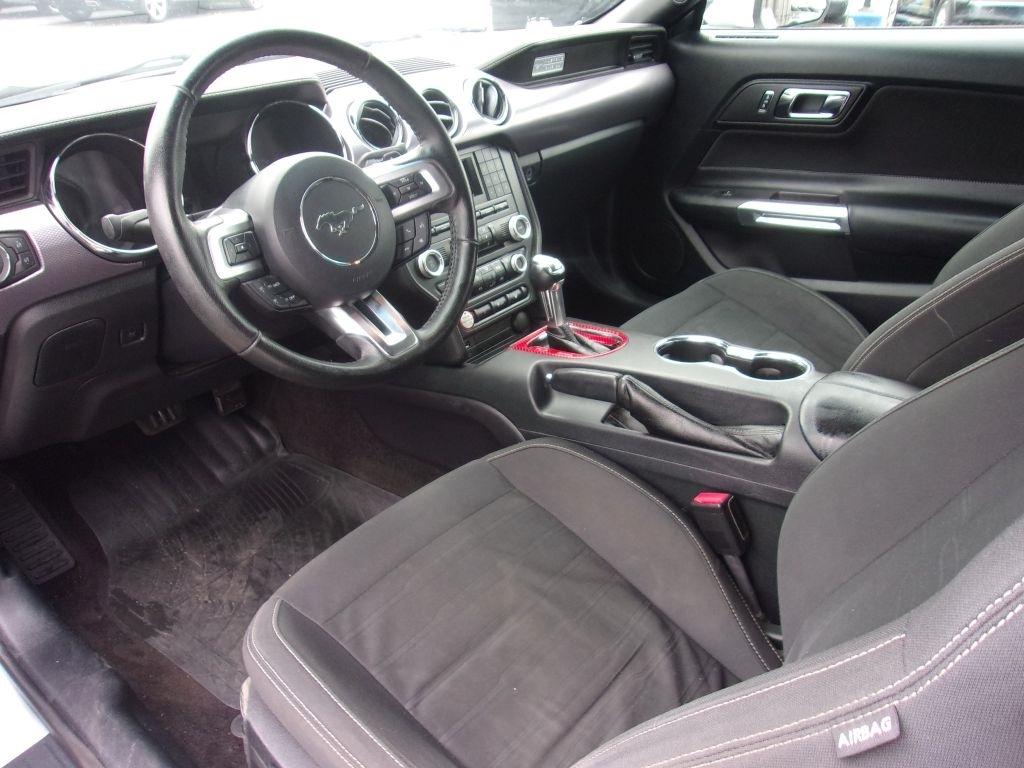 Ford Mustang EcoBoost Coupe 2015