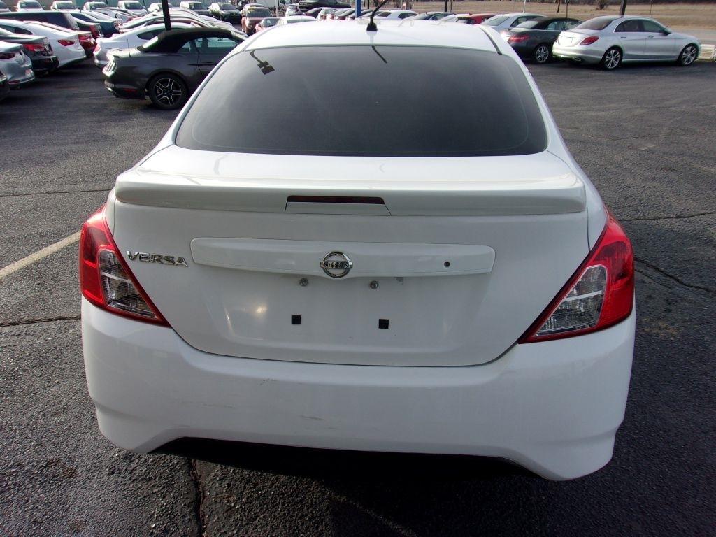 Nissan Versa 1.6 S 5M 2018