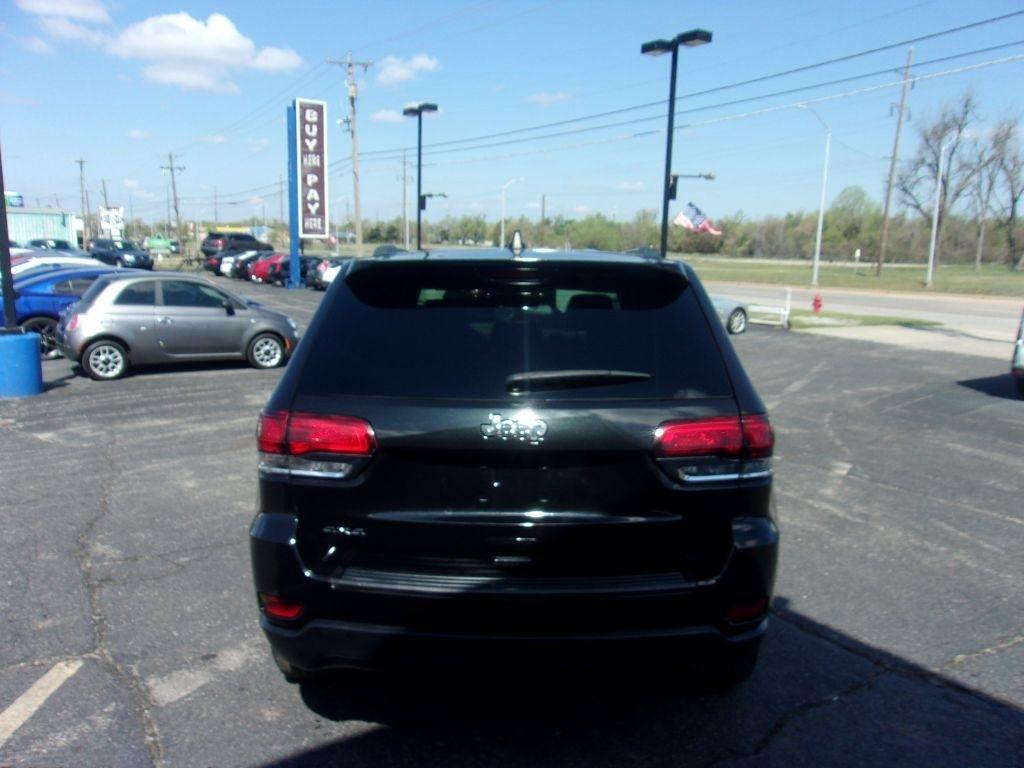 Jeep Grand Cherokee Laredo 4WD 2015