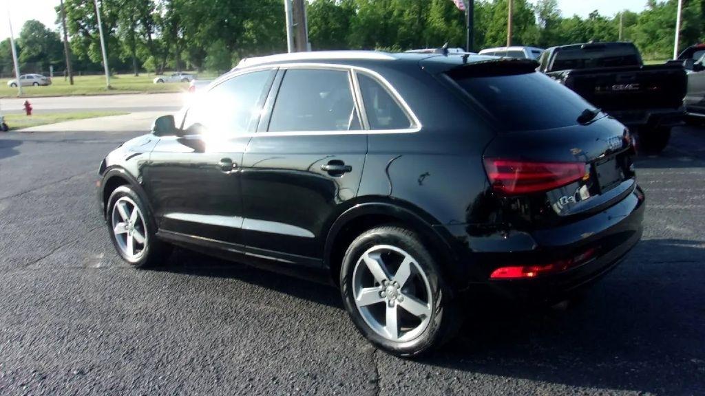 Audi Q3 2.0T quattro Premium Plus 2015