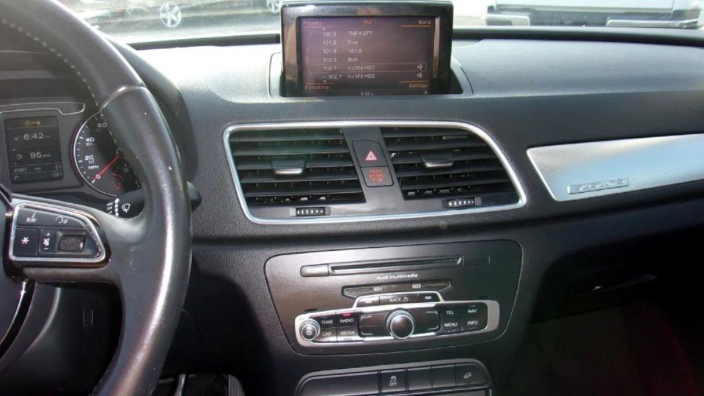 Audi Q3 2.0T quattro Premium Plus 2015