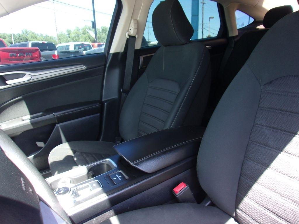 Ford Fusion SE 2020