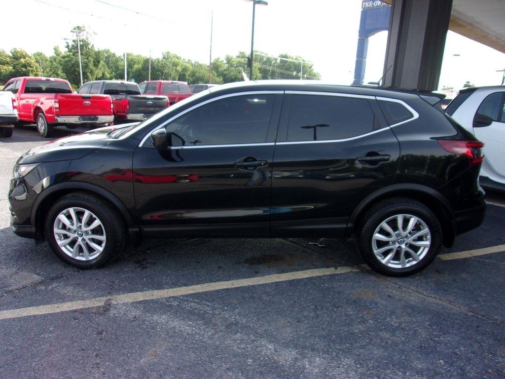 Nissan Rogue Sport  2021