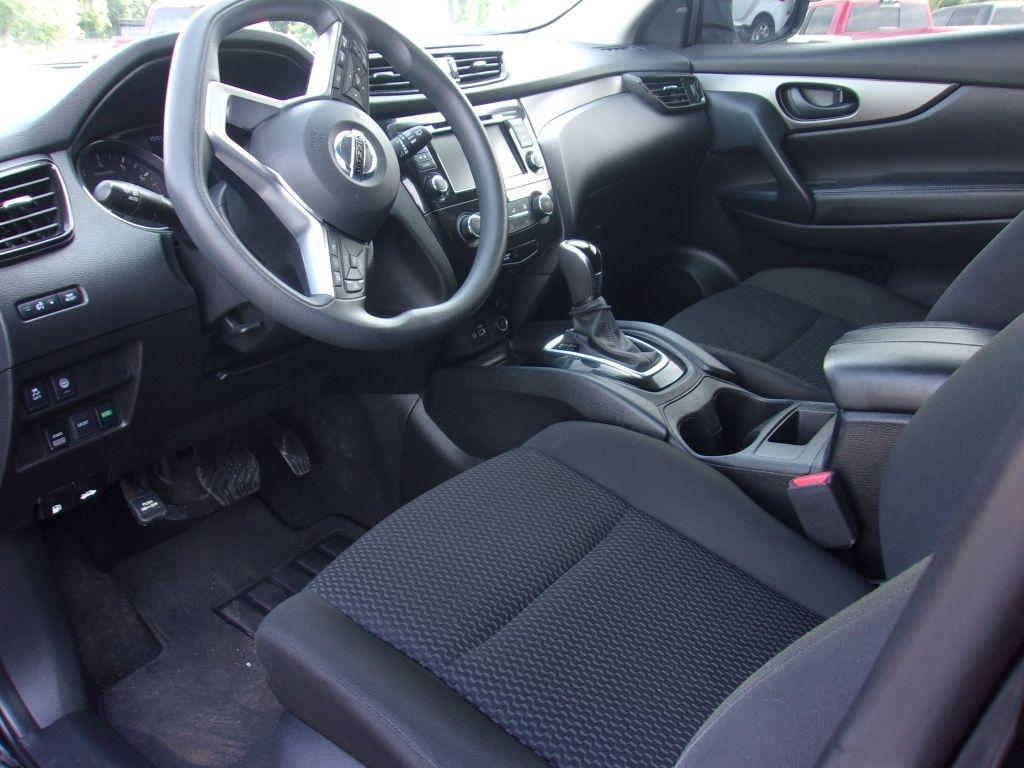 Nissan Rogue Sport  2021