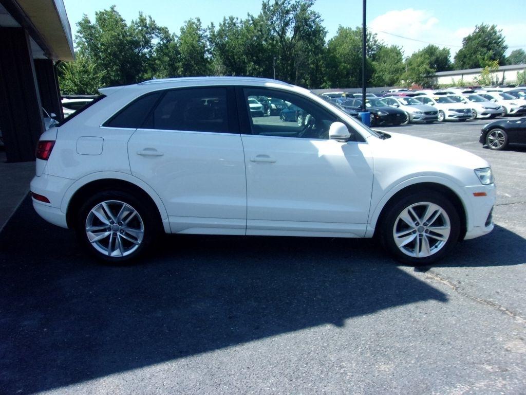 Audi Q3 2.0T quattro Premium Plus 2016