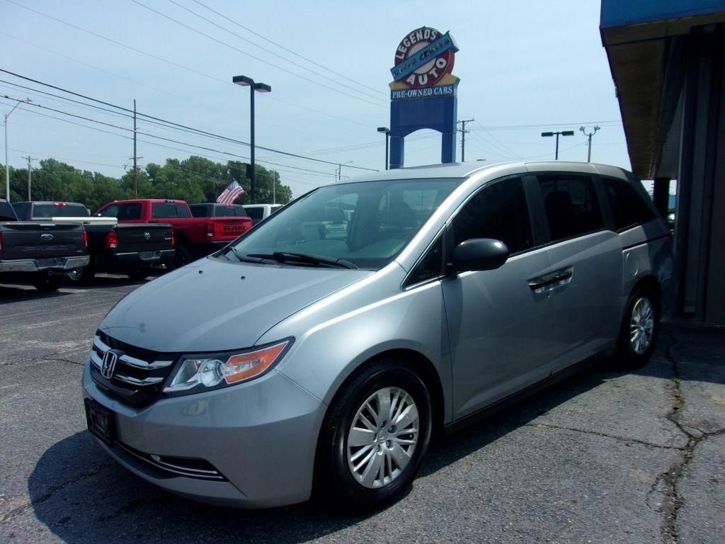  2016 Honda Odyssey LX FWD   