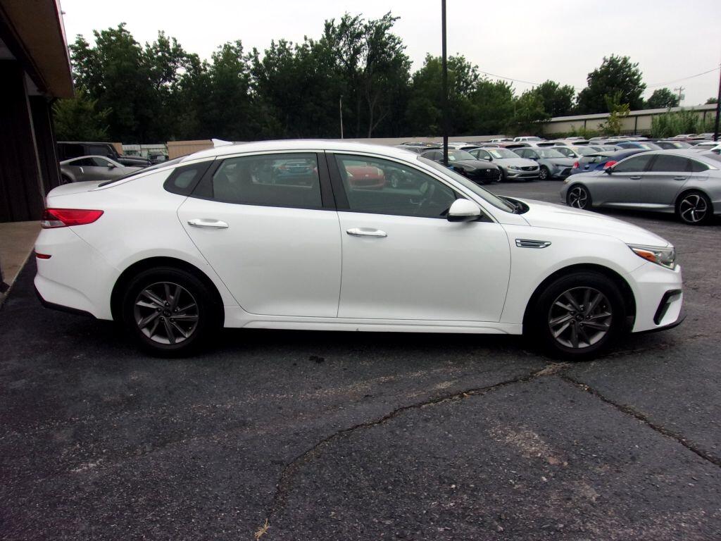 2020 Kia Optima LX photo 4