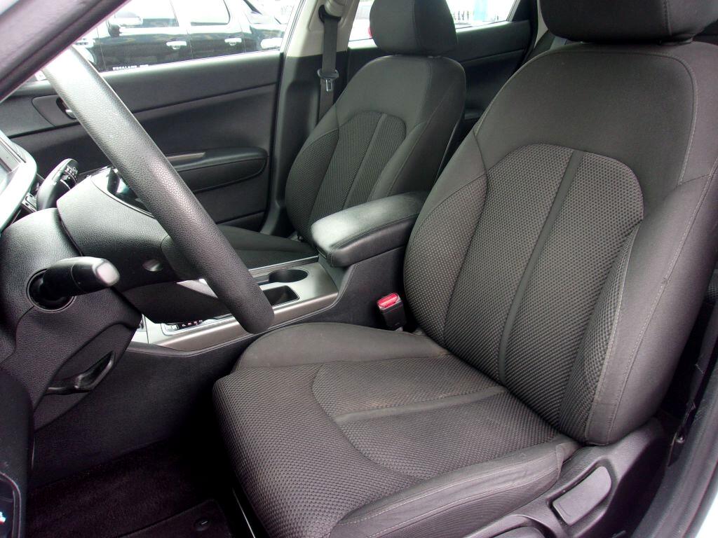 2020 Kia Optima LX photo 9