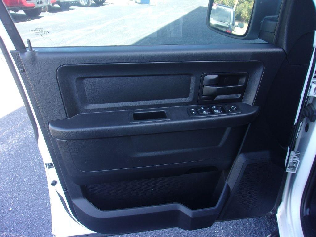 RAM 2500 Tradesman Crew Cab LWB 2WD 2016