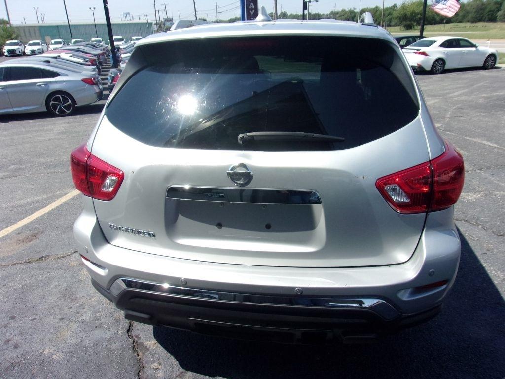 Nissan Pathfinder SV 4WD 2019