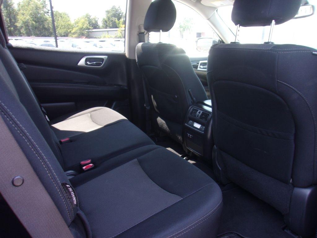 Nissan Pathfinder SV 4WD 2019