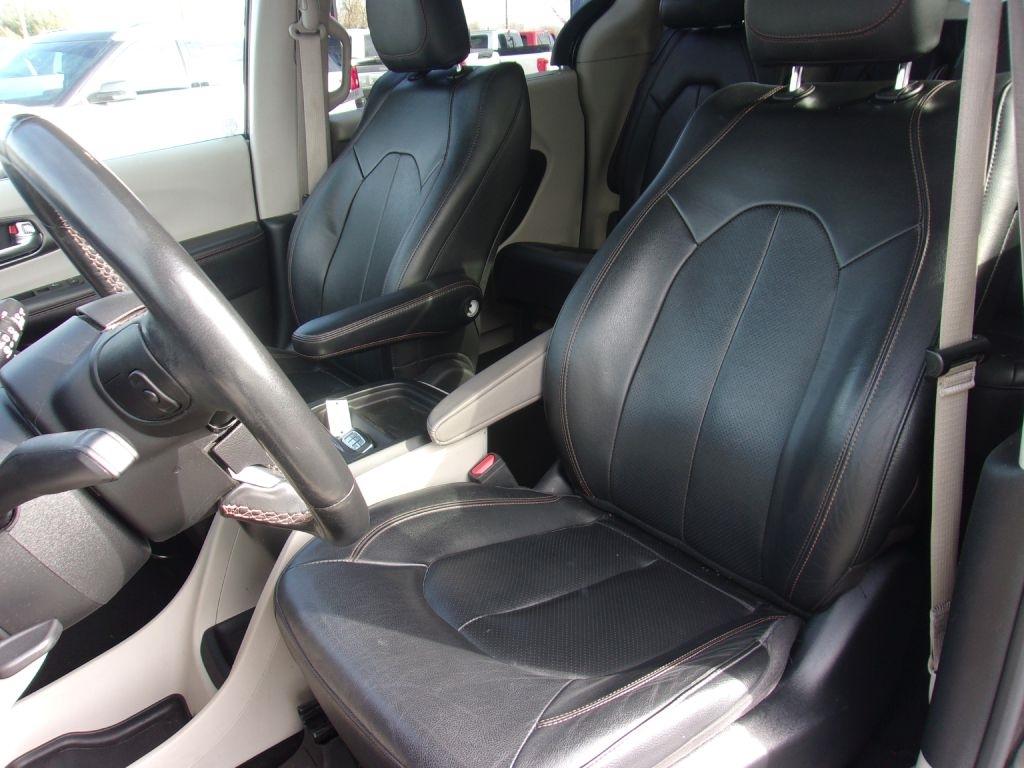 Chrysler Pacifica Touring-L 2020