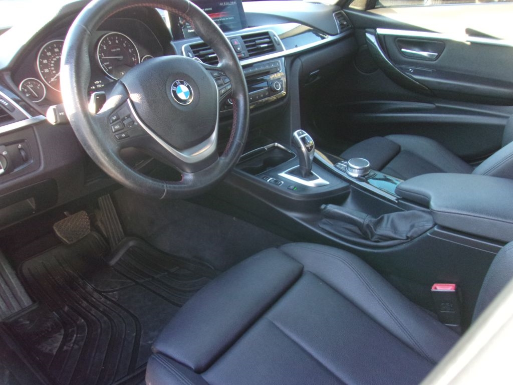 BMW 3-Series 330i xDrive SULEV Sedan 2017 BMW 3-Series 330i xDrive SULEV Sedan 2017