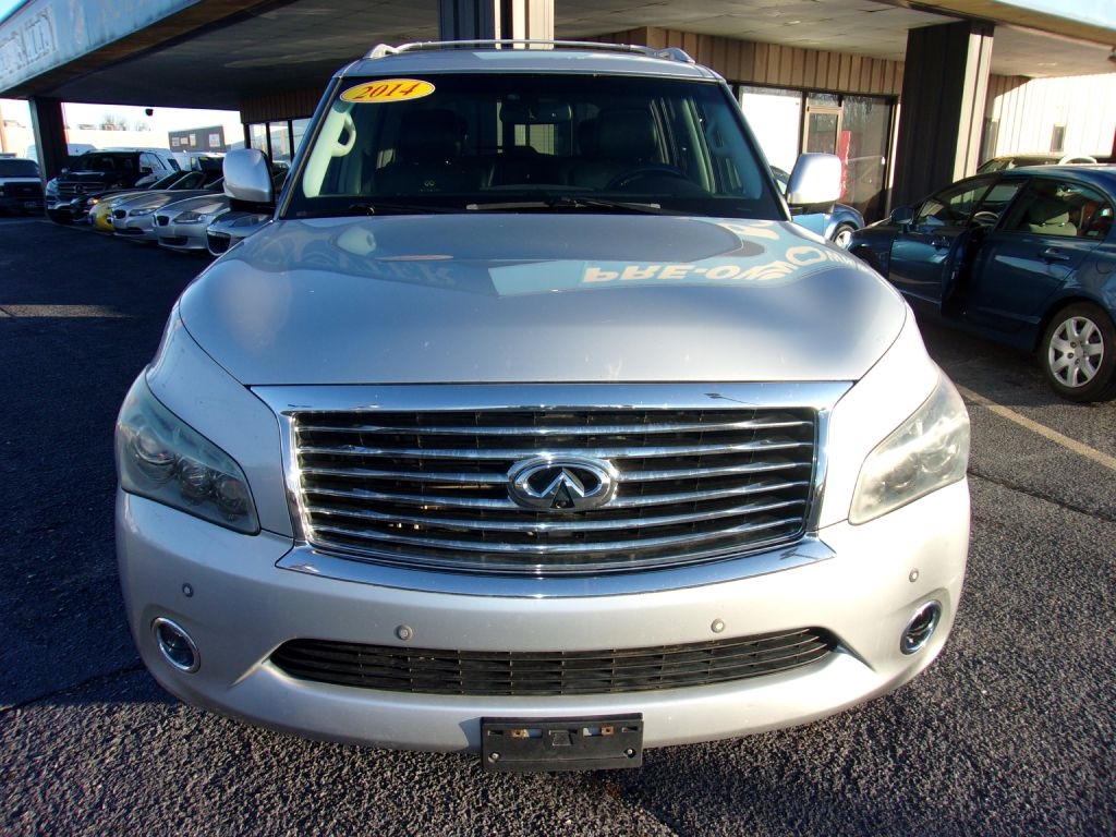 2014 Infiniti QX80 photo 2