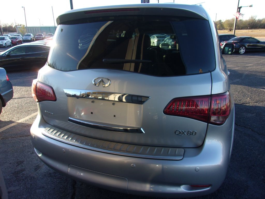 2014 Infiniti QX80 photo 4
