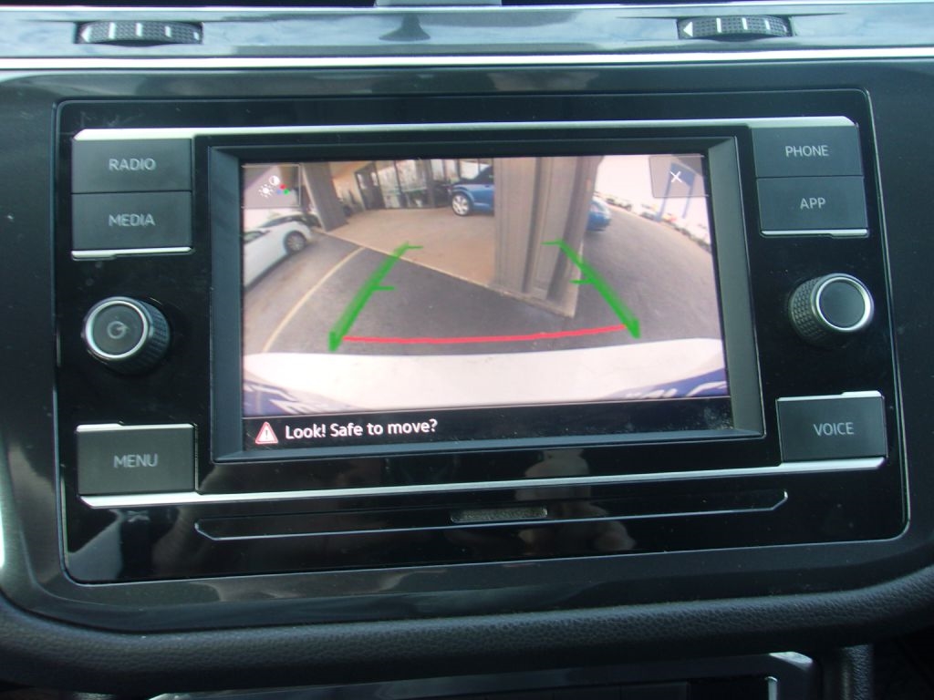 Volkswagen Tiguan S 2021