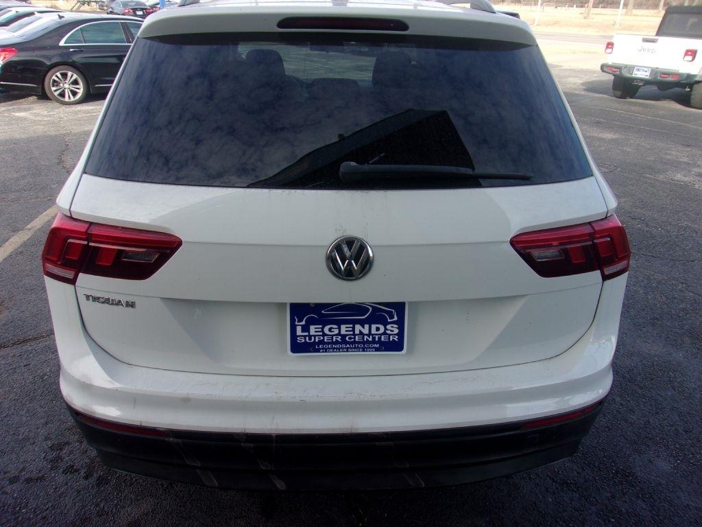 Volkswagen Tiguan S 2021