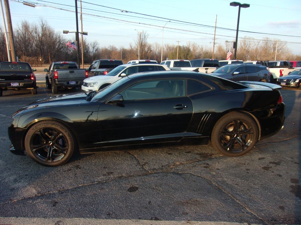 2015 Chevrolet Camaro 2SS Coupe photo 2